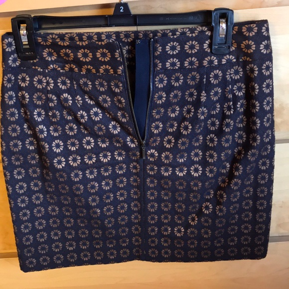 Patterned mini skirt - Picture 2 of 2
